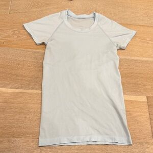 lululemon athletica Light Gray Short Sleeve Tee